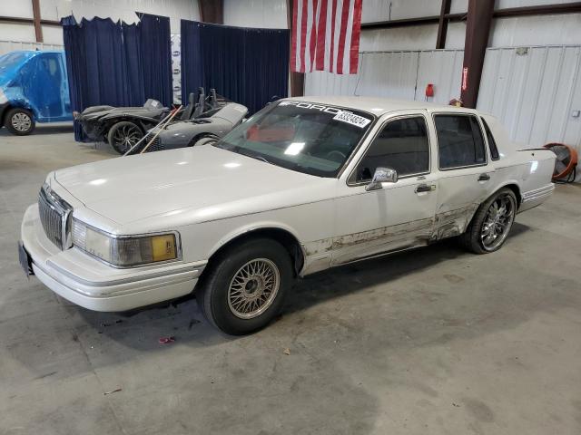  Salvage Lincoln Towncar