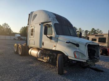  Salvage Freightliner Cascadia 1