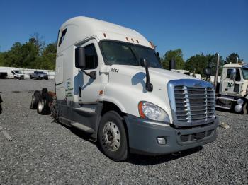  Salvage Freightliner Cascadia 1