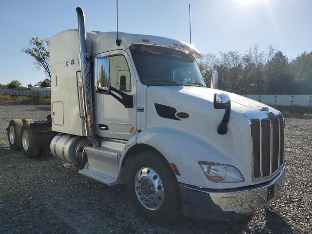  Salvage Peterbilt 579