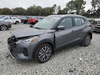  Salvage Nissan Kicks