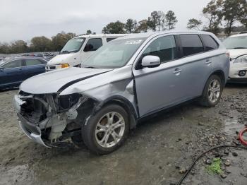  Salvage Mitsubishi Outlander