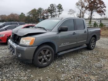  Salvage Nissan Titan