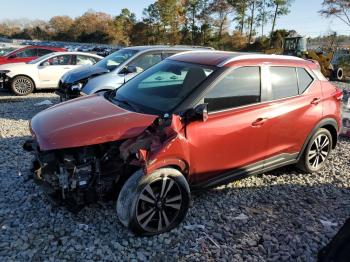  Salvage Nissan Kicks