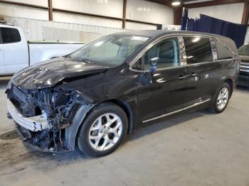  Salvage Chrysler Pacifica