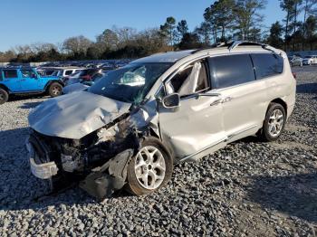  Salvage Chrysler Pacifica