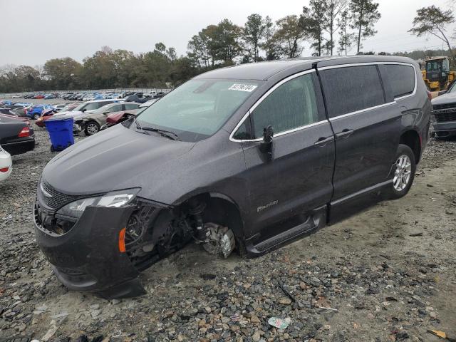  Salvage Chrysler Minivan