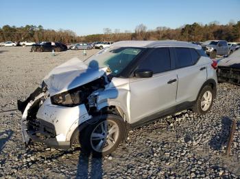  Salvage Nissan Kicks