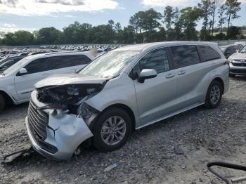  Salvage Toyota Sienna