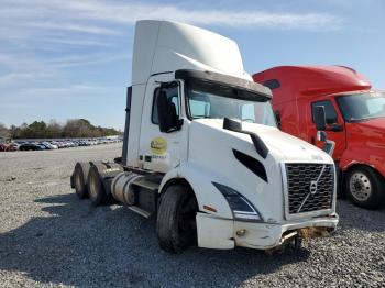  Salvage Volvo Vnr
