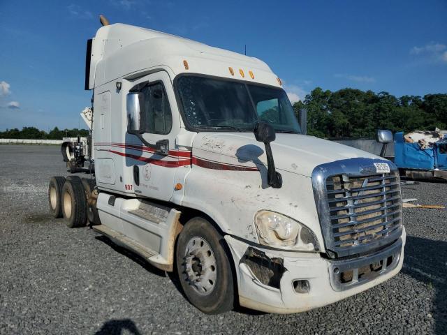  Salvage Freightliner Cascadia 1