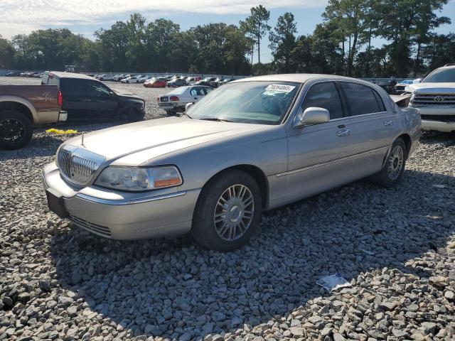  Salvage Lincoln Towncar