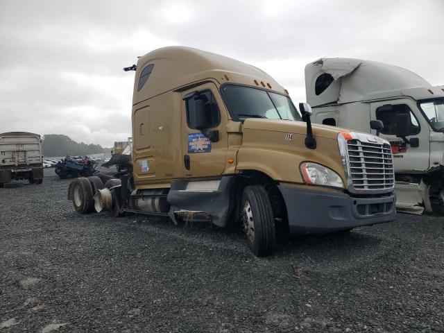  Salvage Freightliner Cascadia 1