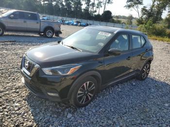  Salvage Nissan Kicks