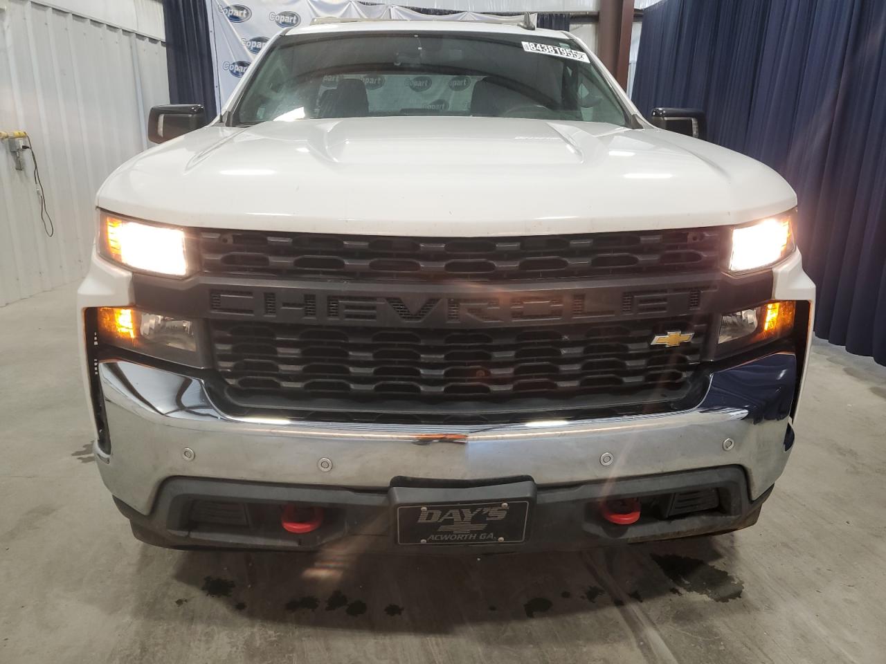 Chevrolet Silverado C1500 Image 11