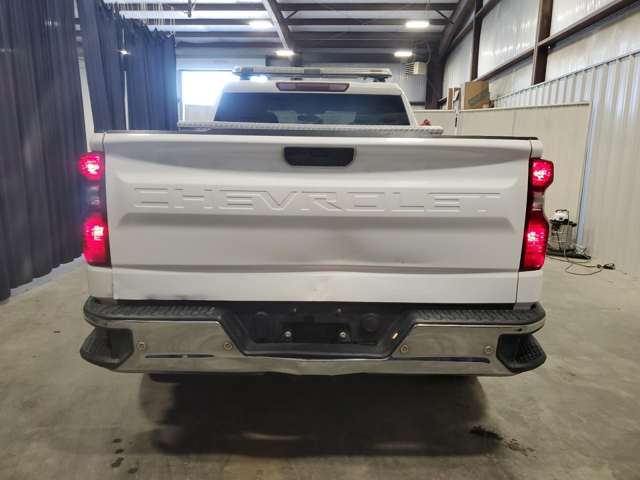 Chevrolet Silverado C1500 Image 9