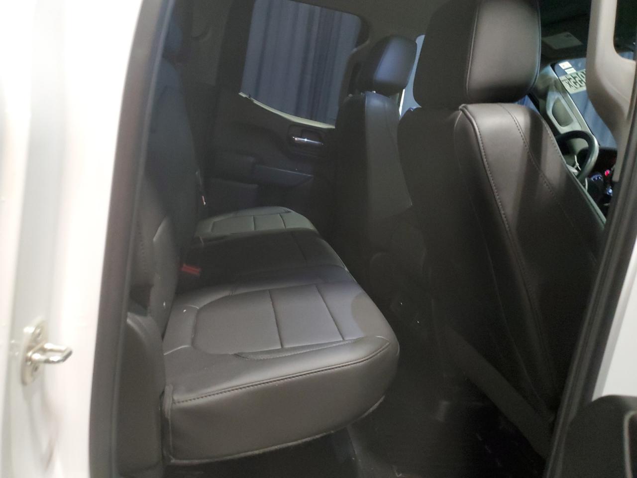 Chevrolet Silverado C1500 Image 7