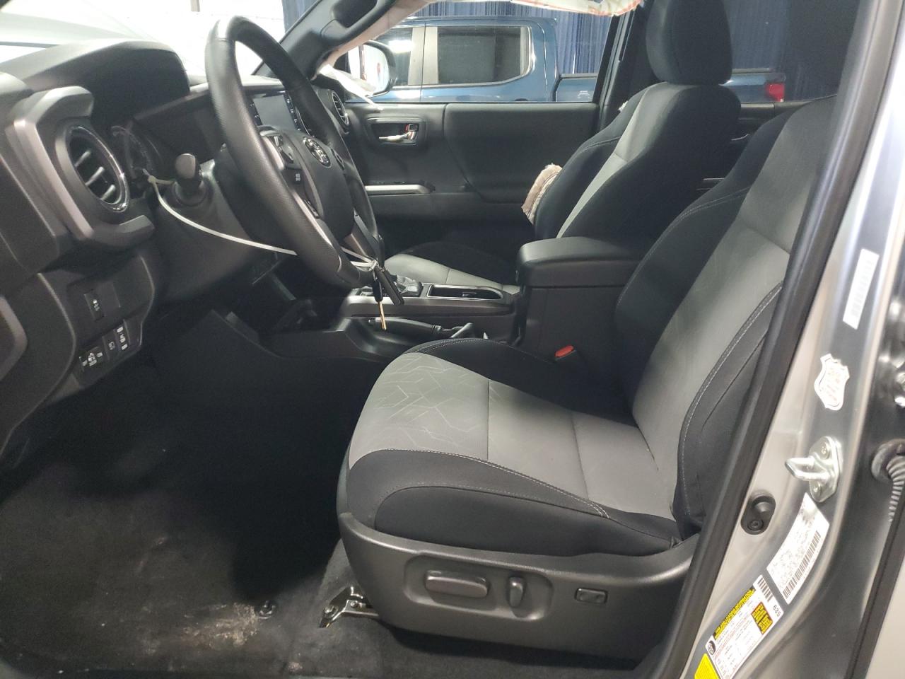 Toyota Tacoma Double Cab Image 5