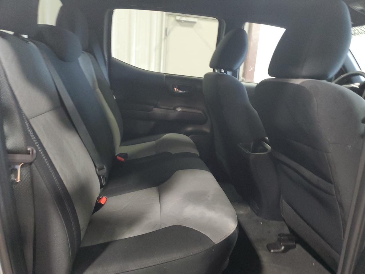 Toyota Tacoma Double Cab Image 10