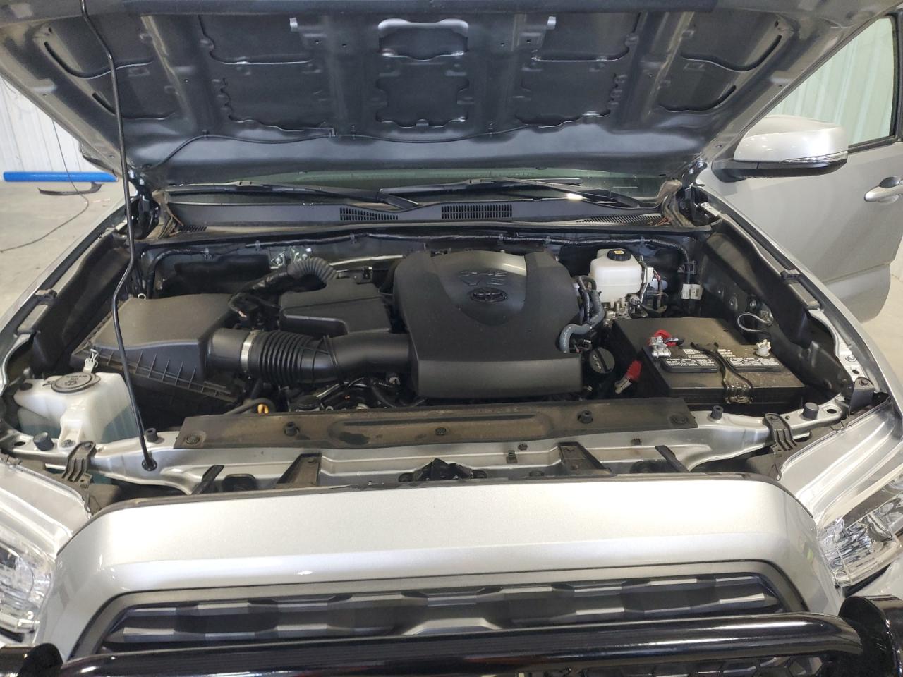 Toyota Tacoma Double Cab Image 9