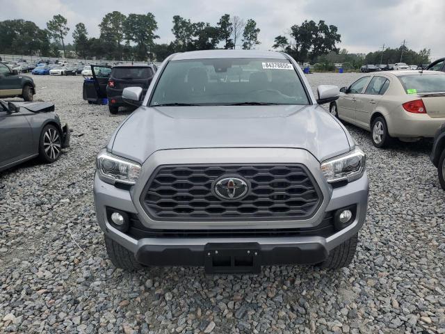 Toyota Tacoma Double Cab Image 3