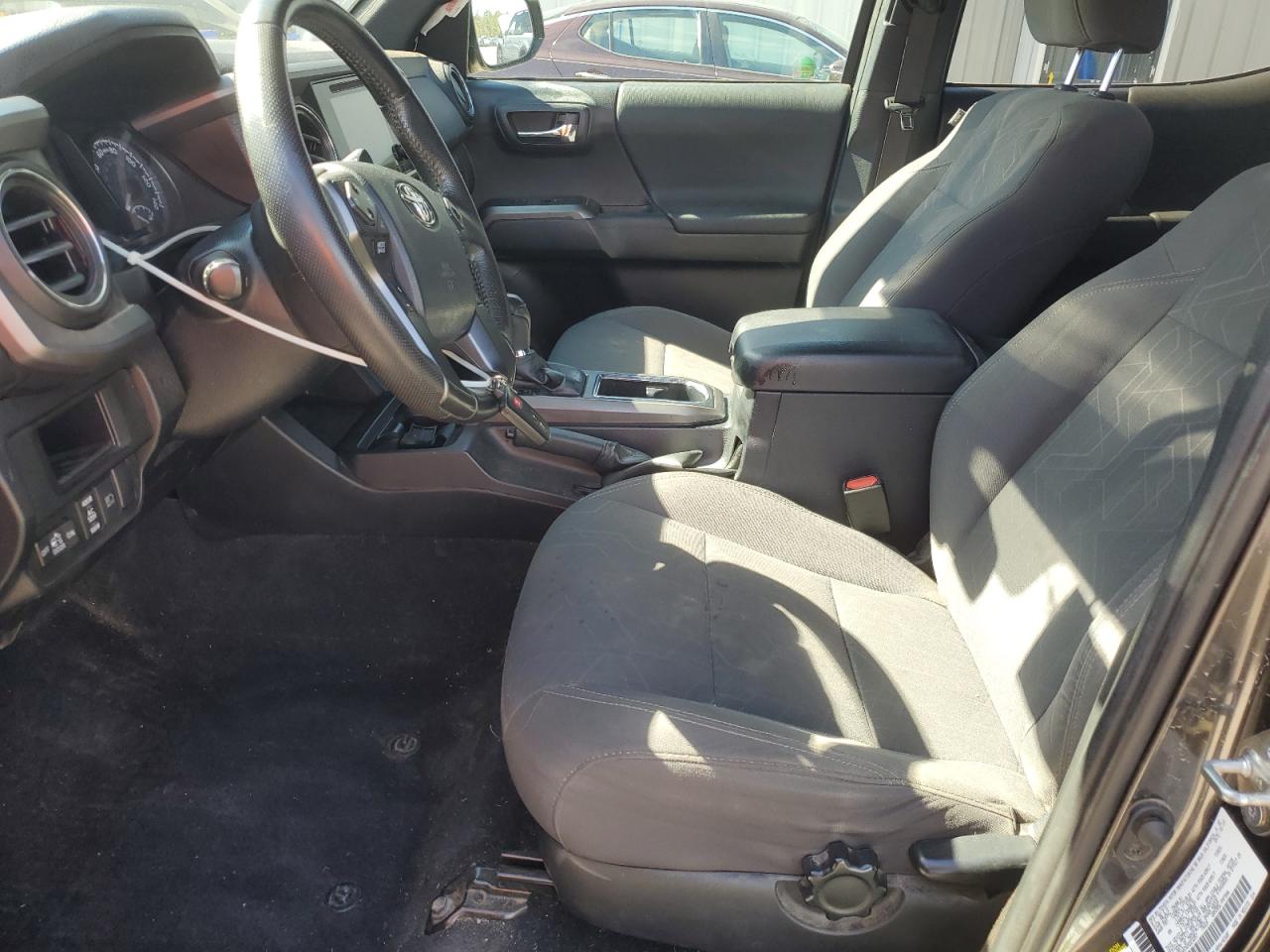 Toyota Tacoma Double Cab Image 2