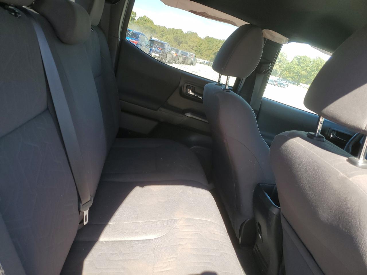 Toyota Tacoma Double Cab Image 4