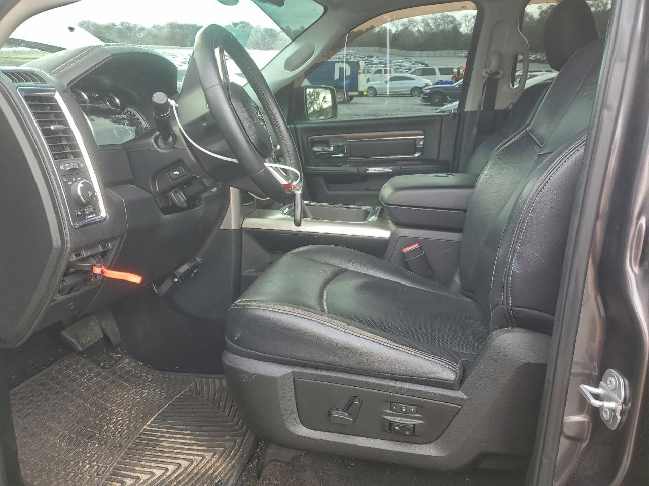 Ram 1500 Laramie Image 6