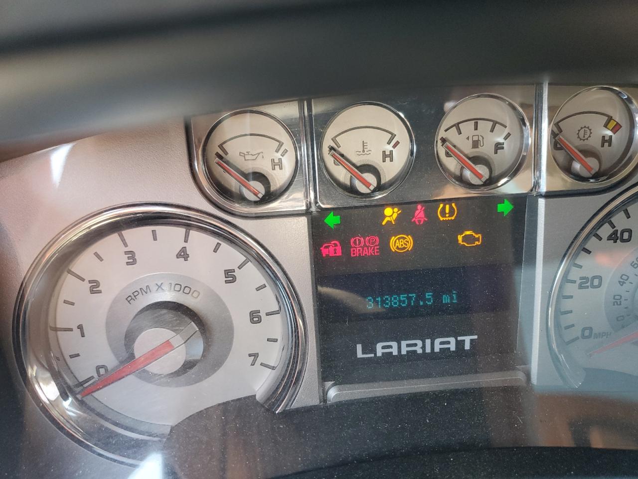 Ford F-150 Supercrew Image 8