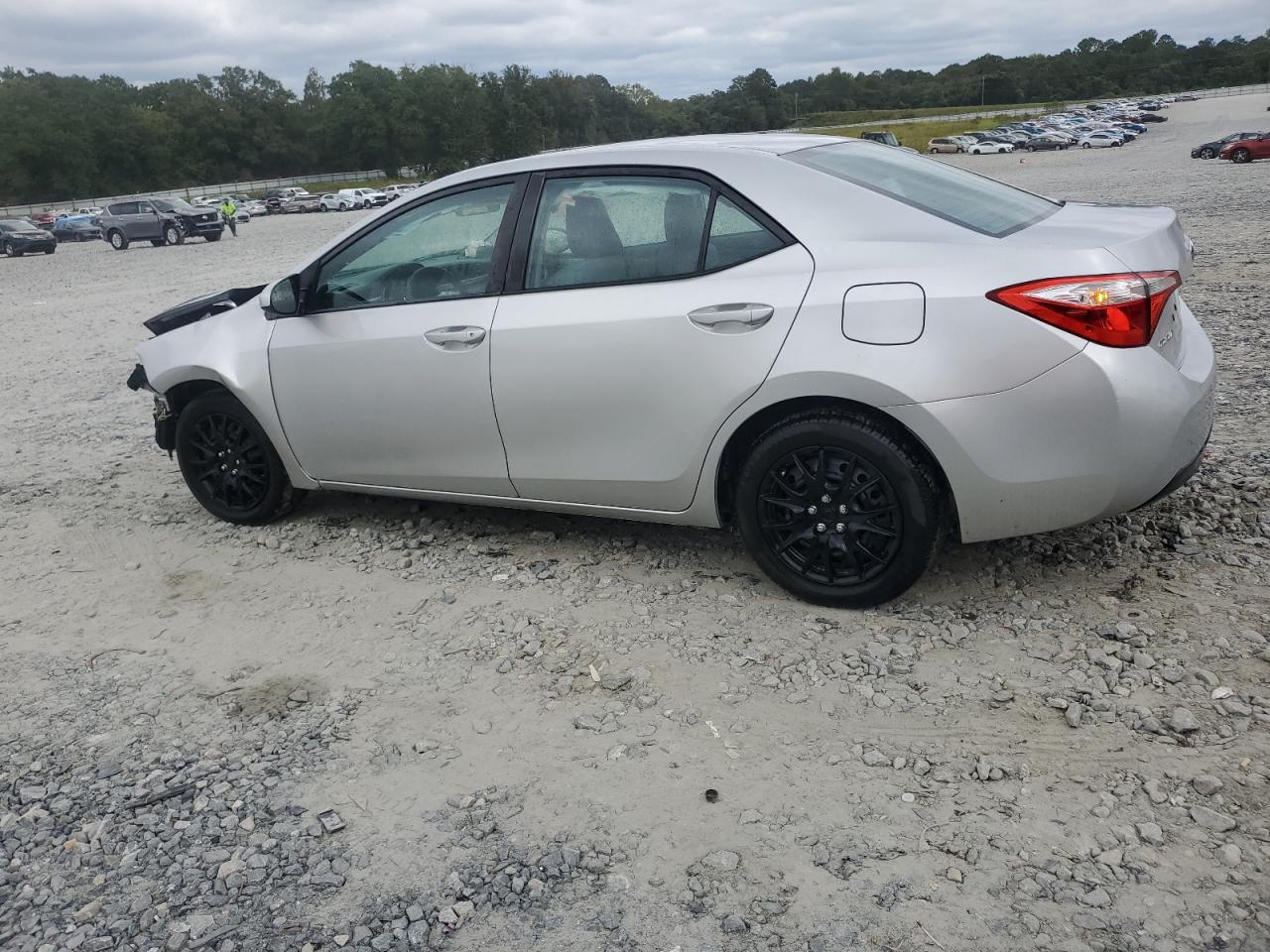 Toyota Corolla L Image 8