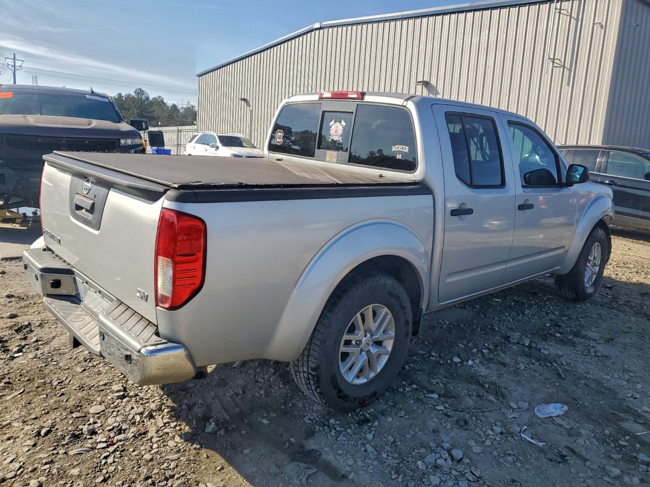 Nissan Frontier S Image 2