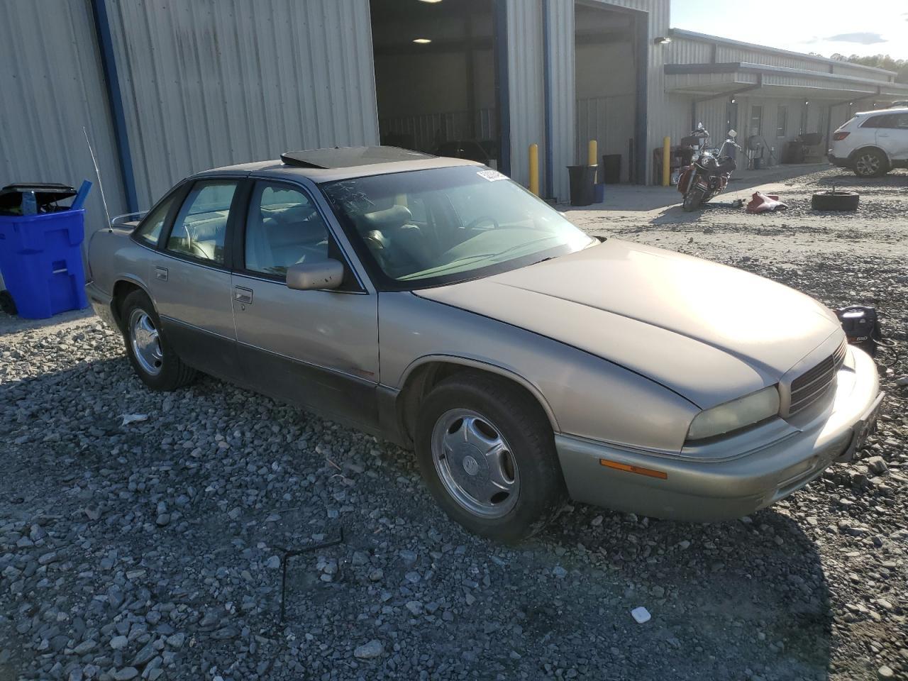 Buick Regal Gran Sport Image 3