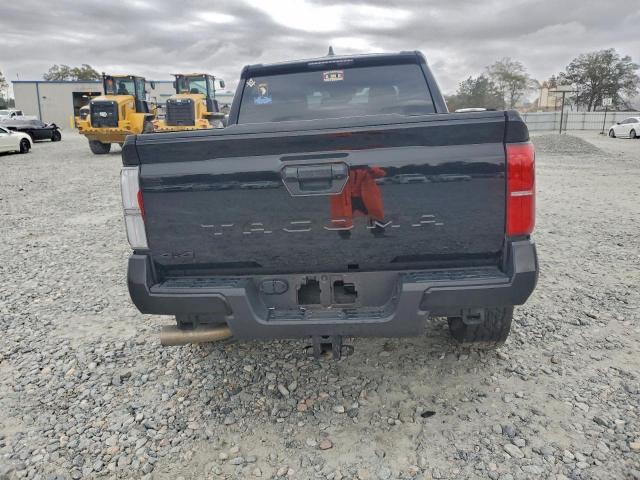 Toyota Tacoma Double Cab Image 8