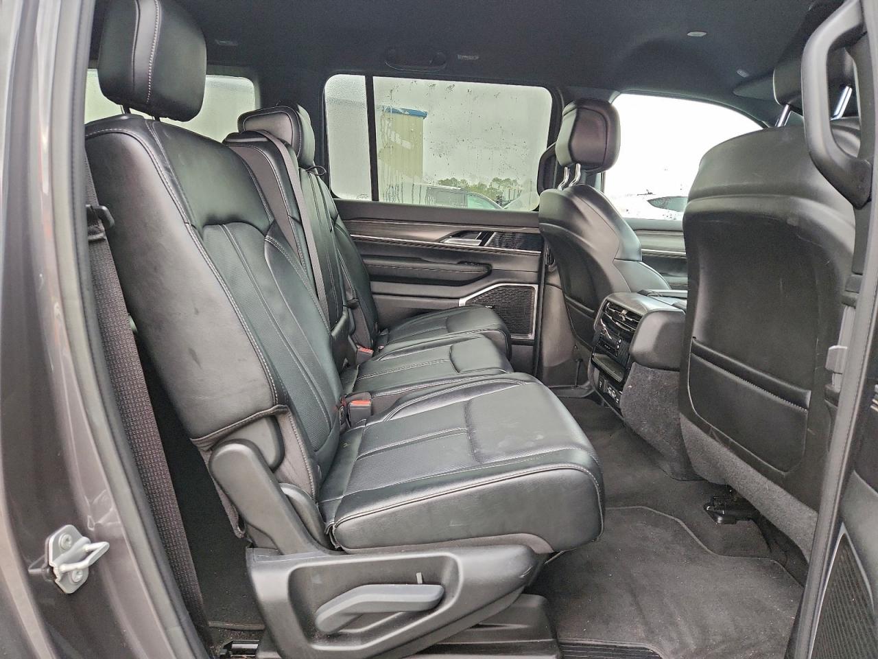 Jeep Wagoneer L Series Iii Image 3