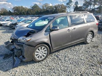  Salvage Toyota Sienna