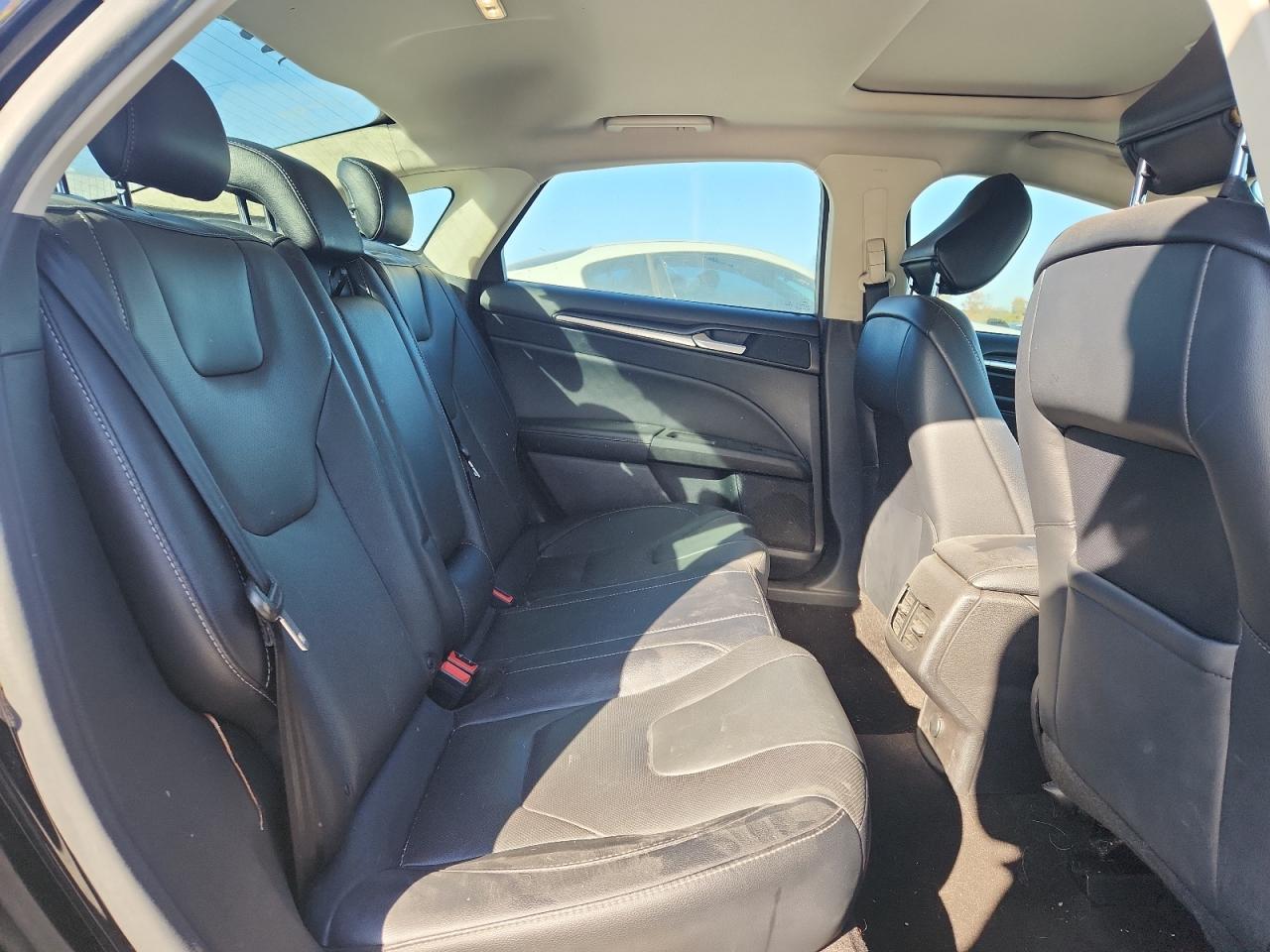 Ford Fusion Titanium Image 6