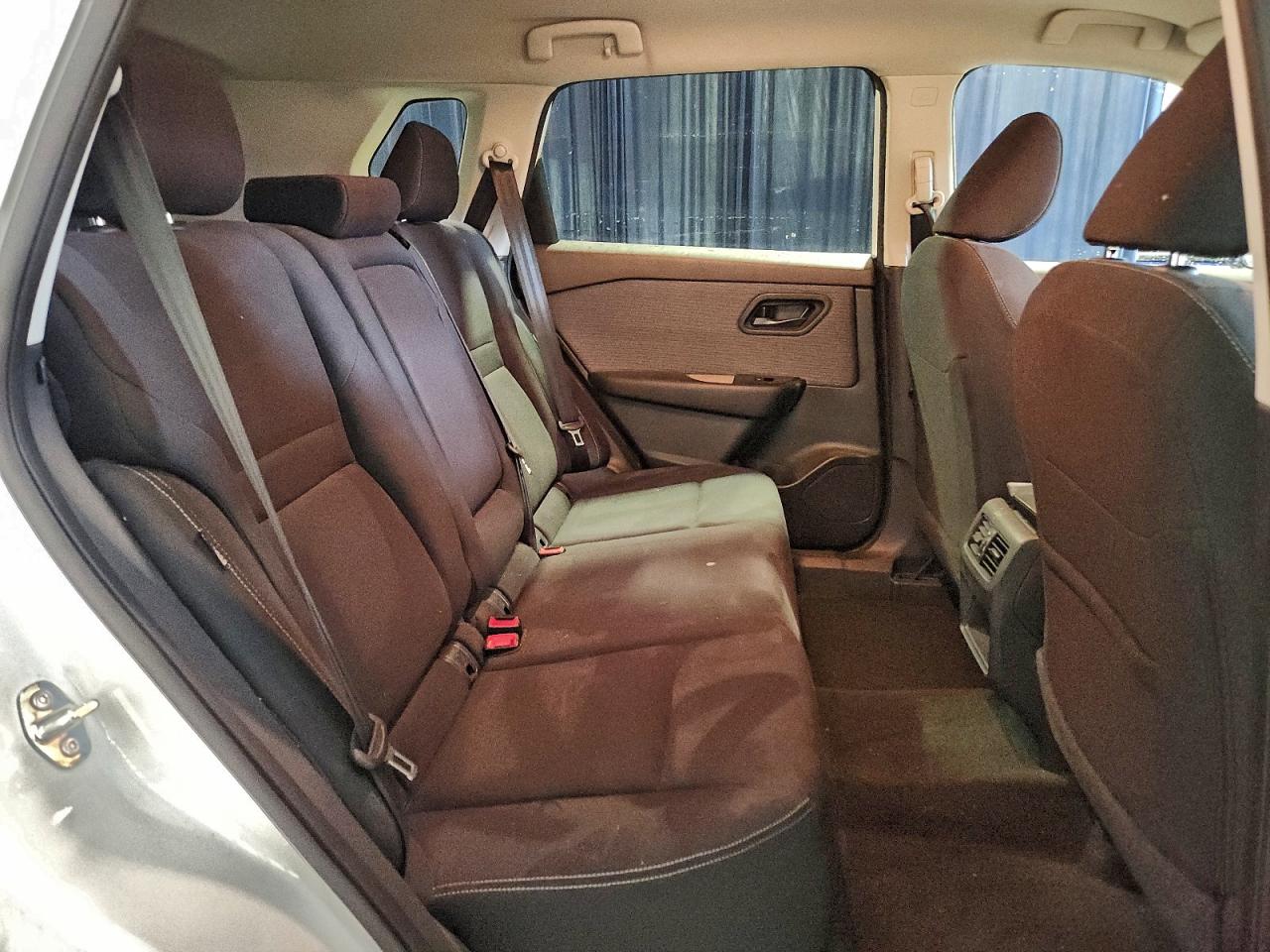 Nissan Rogue S Image 6