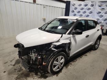  Salvage Nissan Kicks