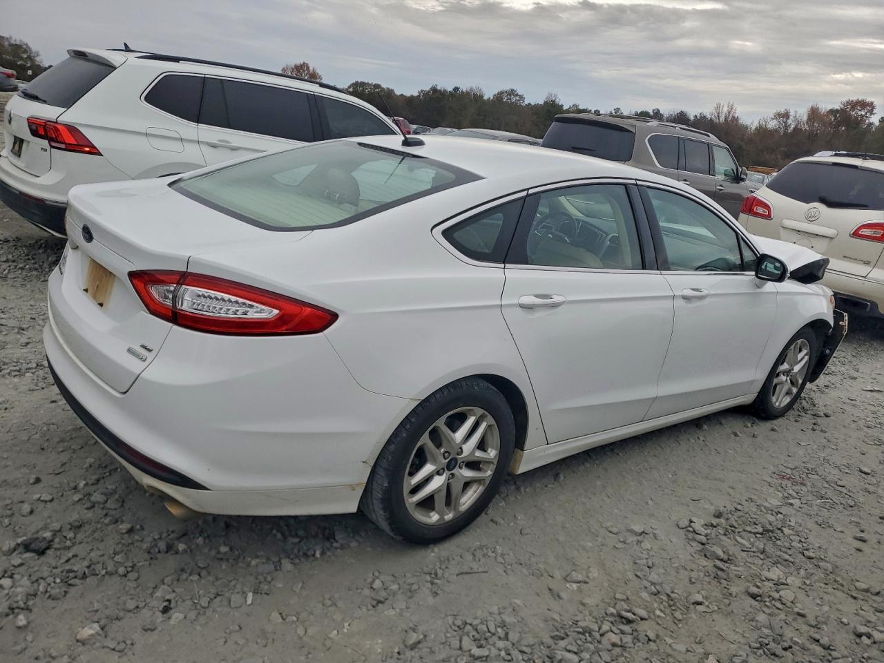 Ford Fusion Se Image 2