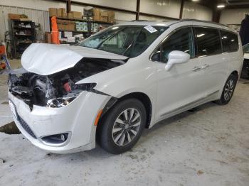  Salvage Chrysler Pacifica