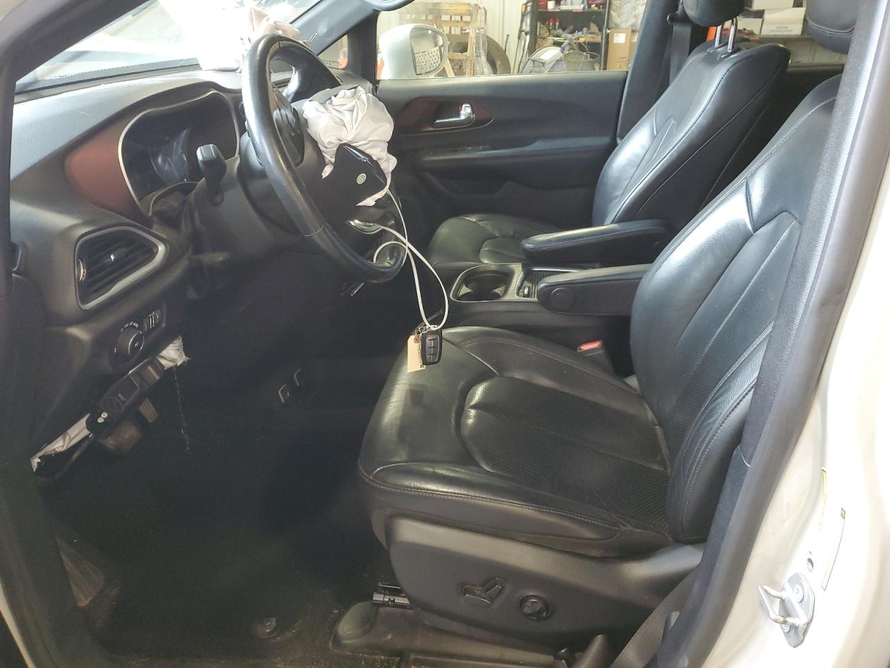 Chrysler Pacifica Touring L Plus Image 12