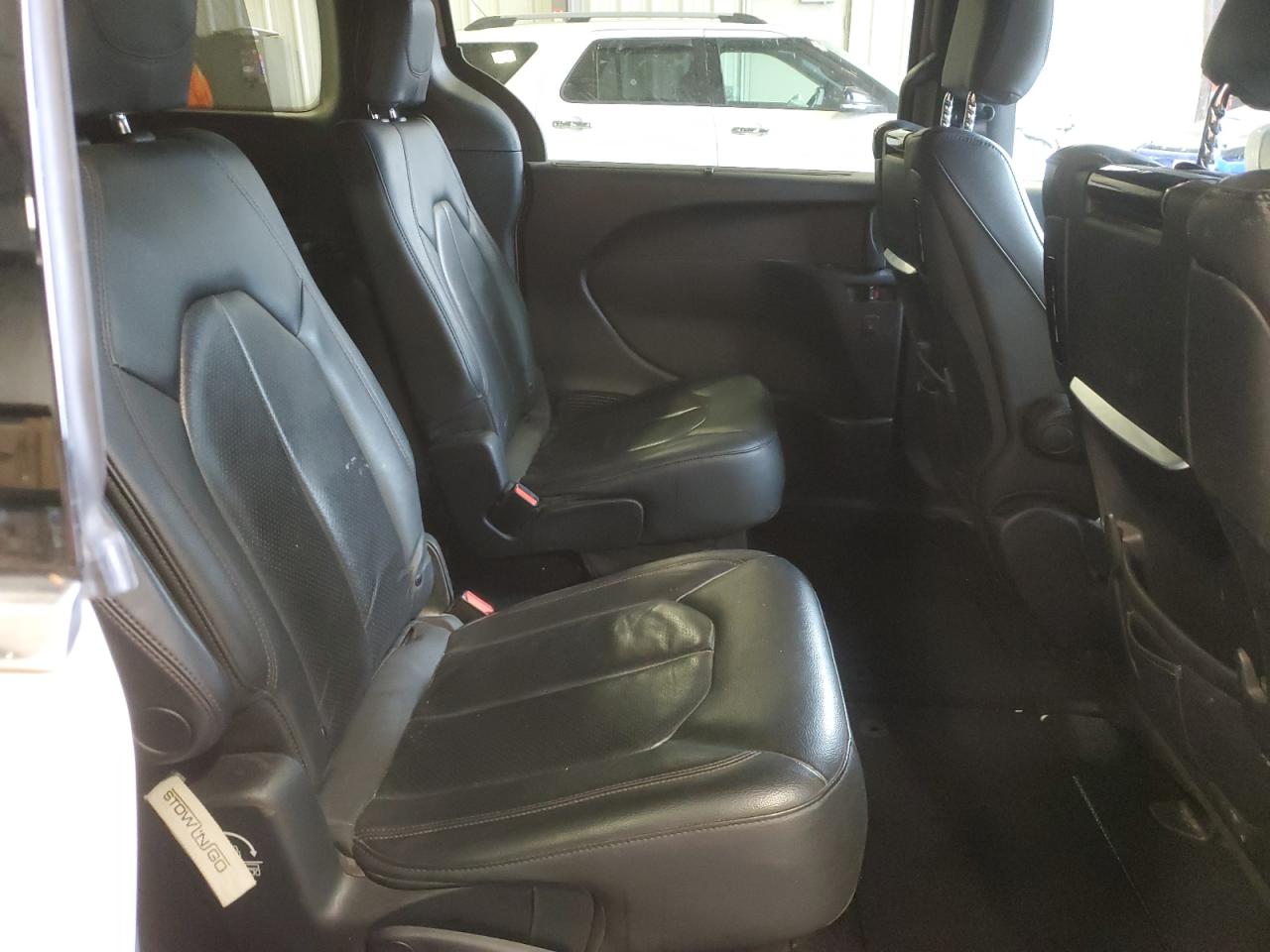 Chrysler Pacifica Touring L Plus Image 8