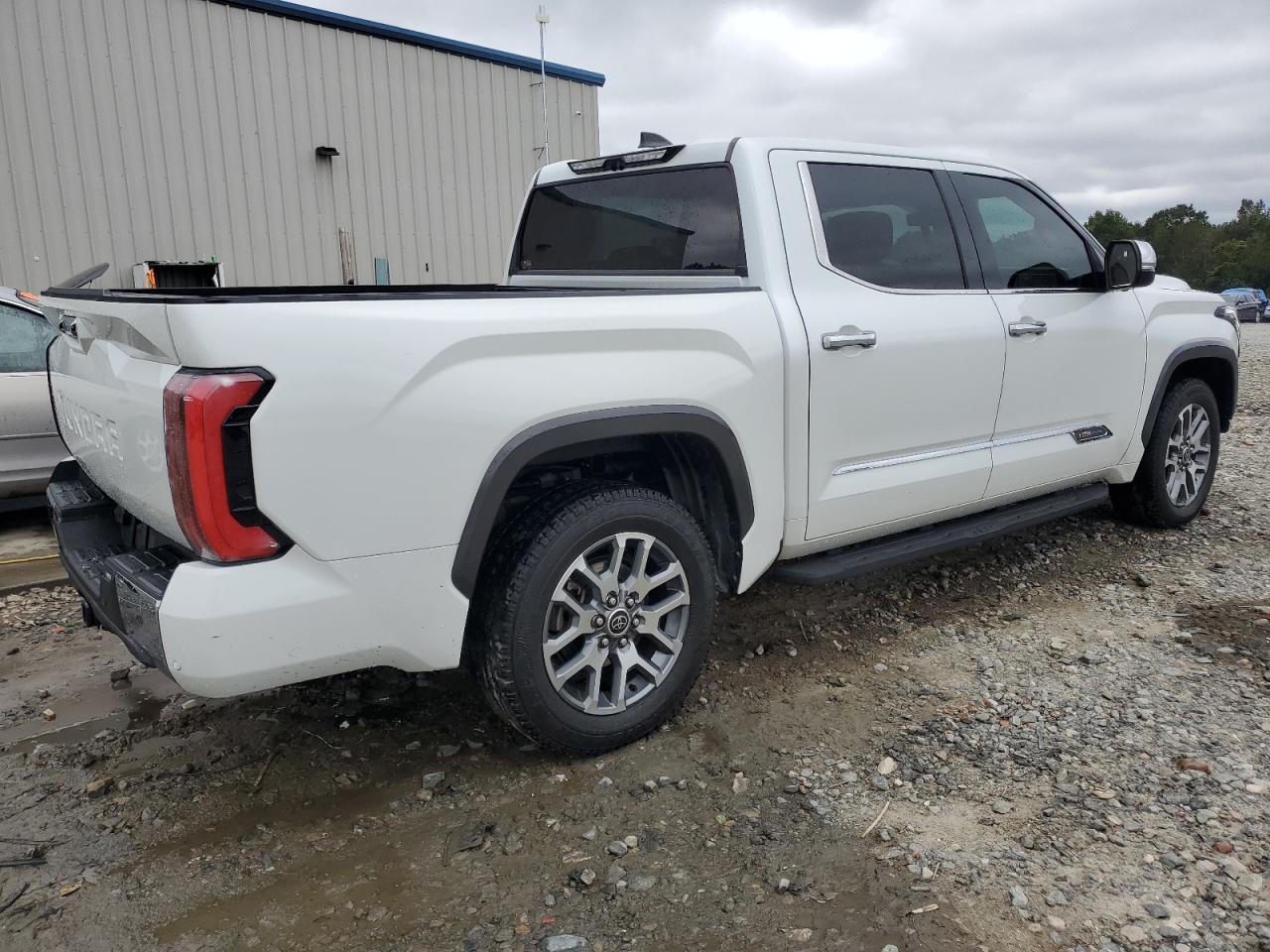 Toyota Tundra Crewmax Platinum Image 4