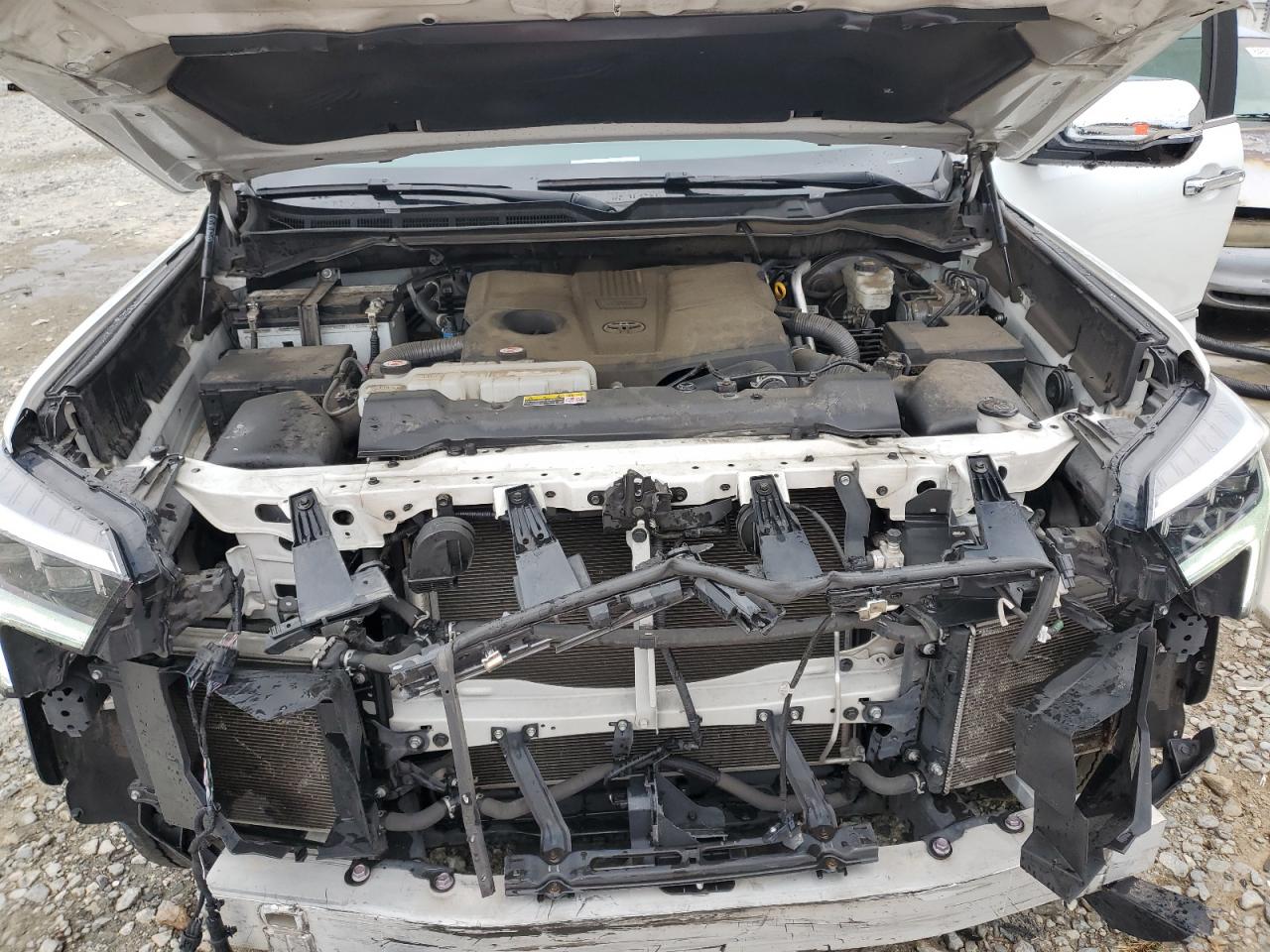 Toyota Tundra Crewmax Platinum Image 10