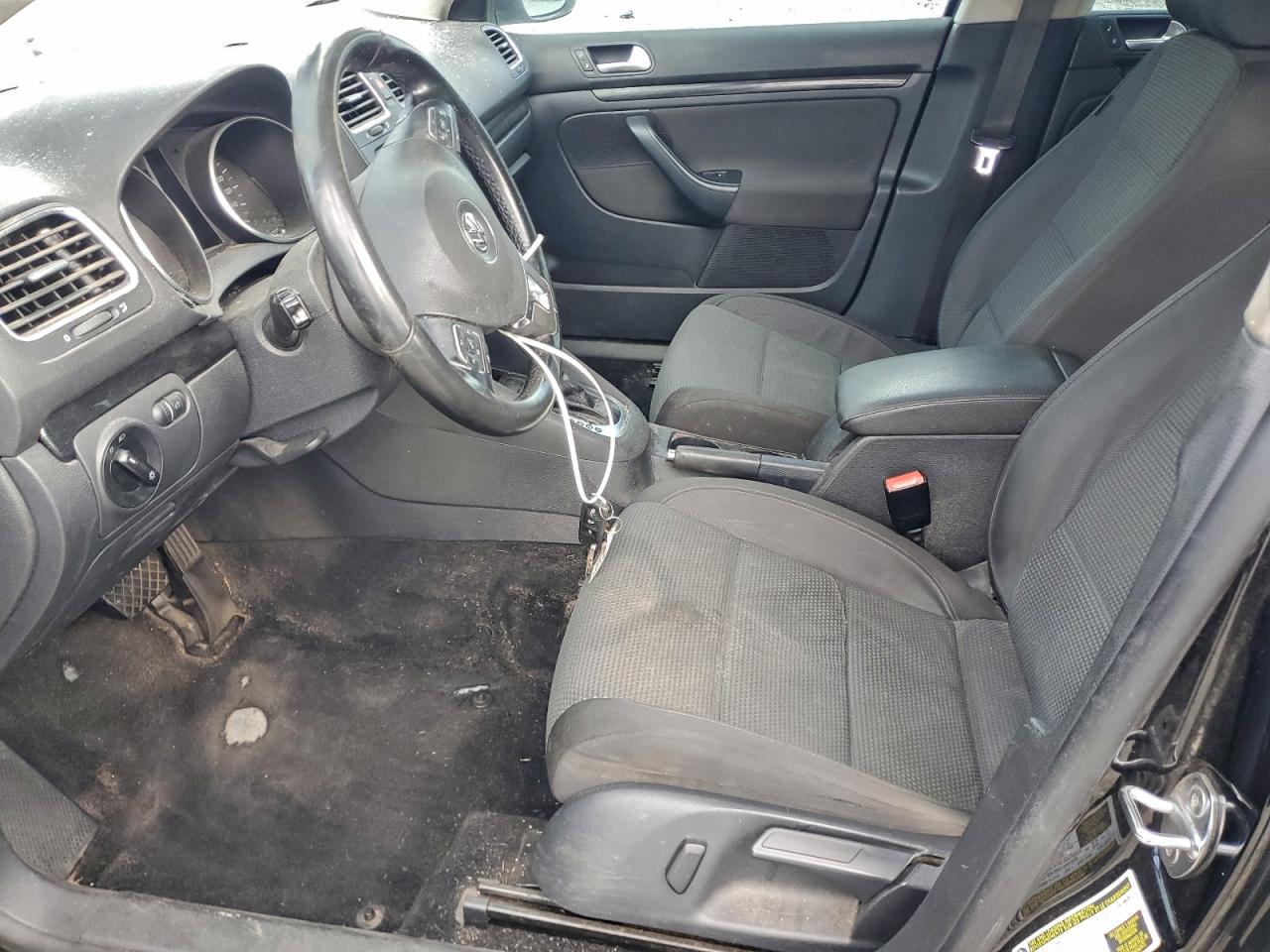 Volkswagen Jetta S Image 9