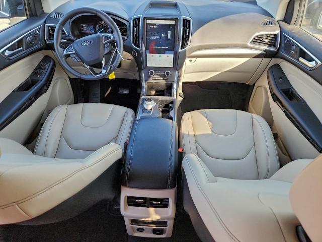 Ford Edge Titanium Image 8