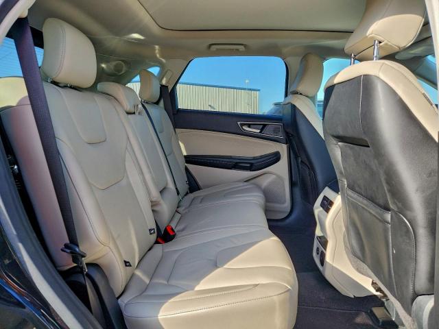 Ford Edge Titanium Image 3