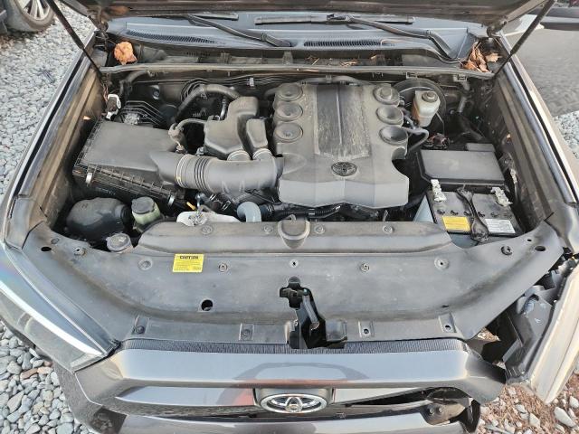 Toyota 4Runner Sr5 Image 9