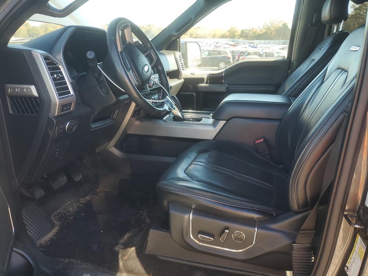 Ford F-150 Supercrew Image 6