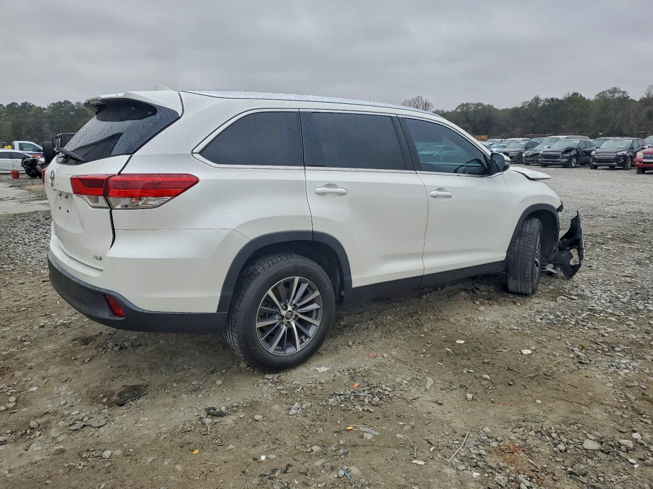 Toyota Highlander Se Image 13